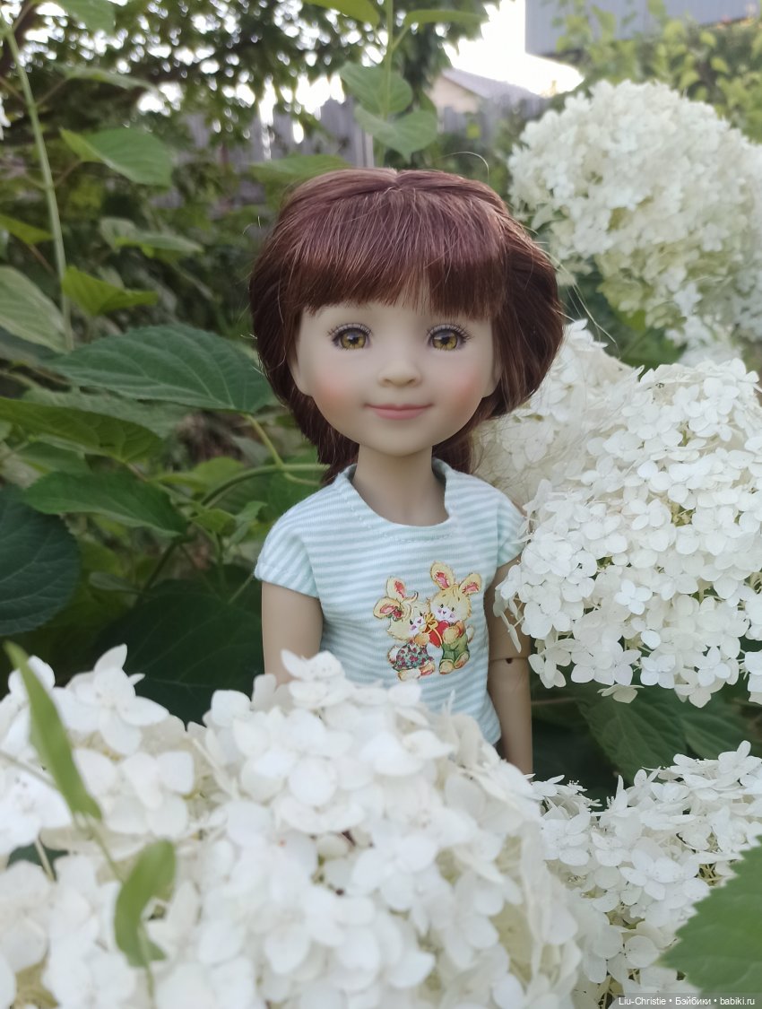 Белка и цветы — Куклы Ruby Red (Руби Ред) Fashion Friends: Siblies