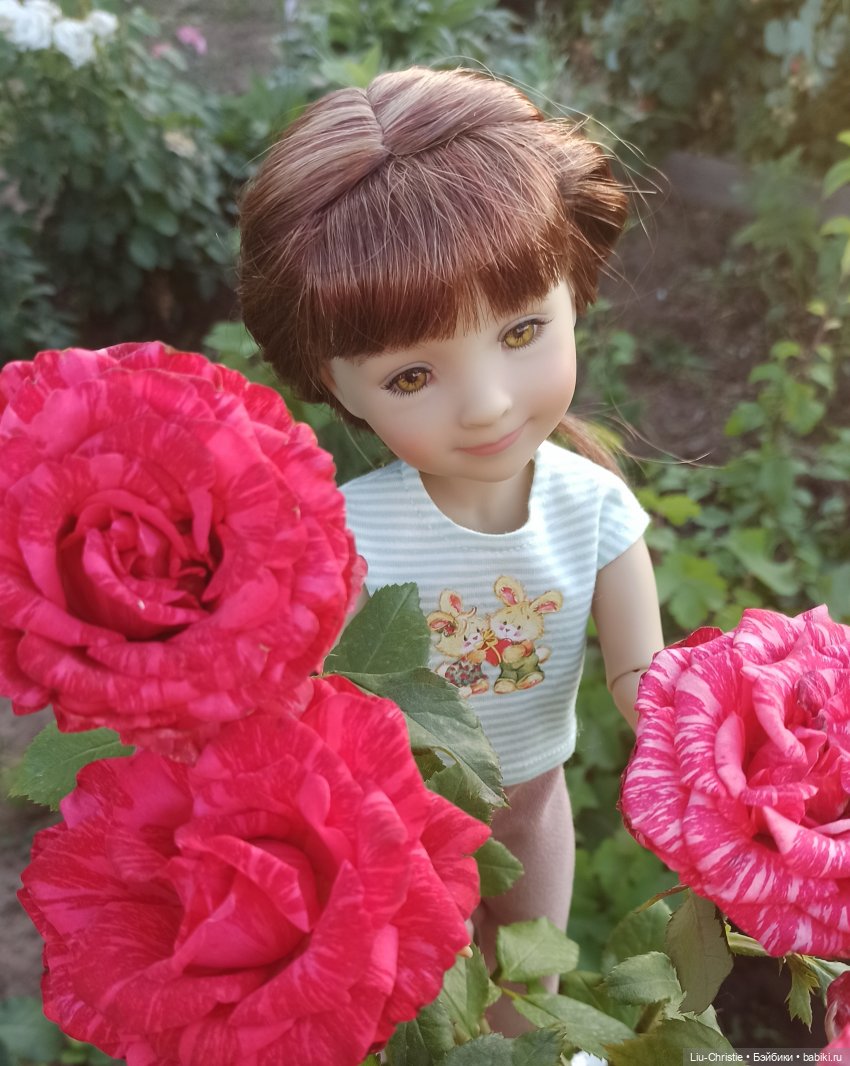 Белка и цветы — Куклы Ruby Red (Руби Ред) Fashion Friends: Siblies