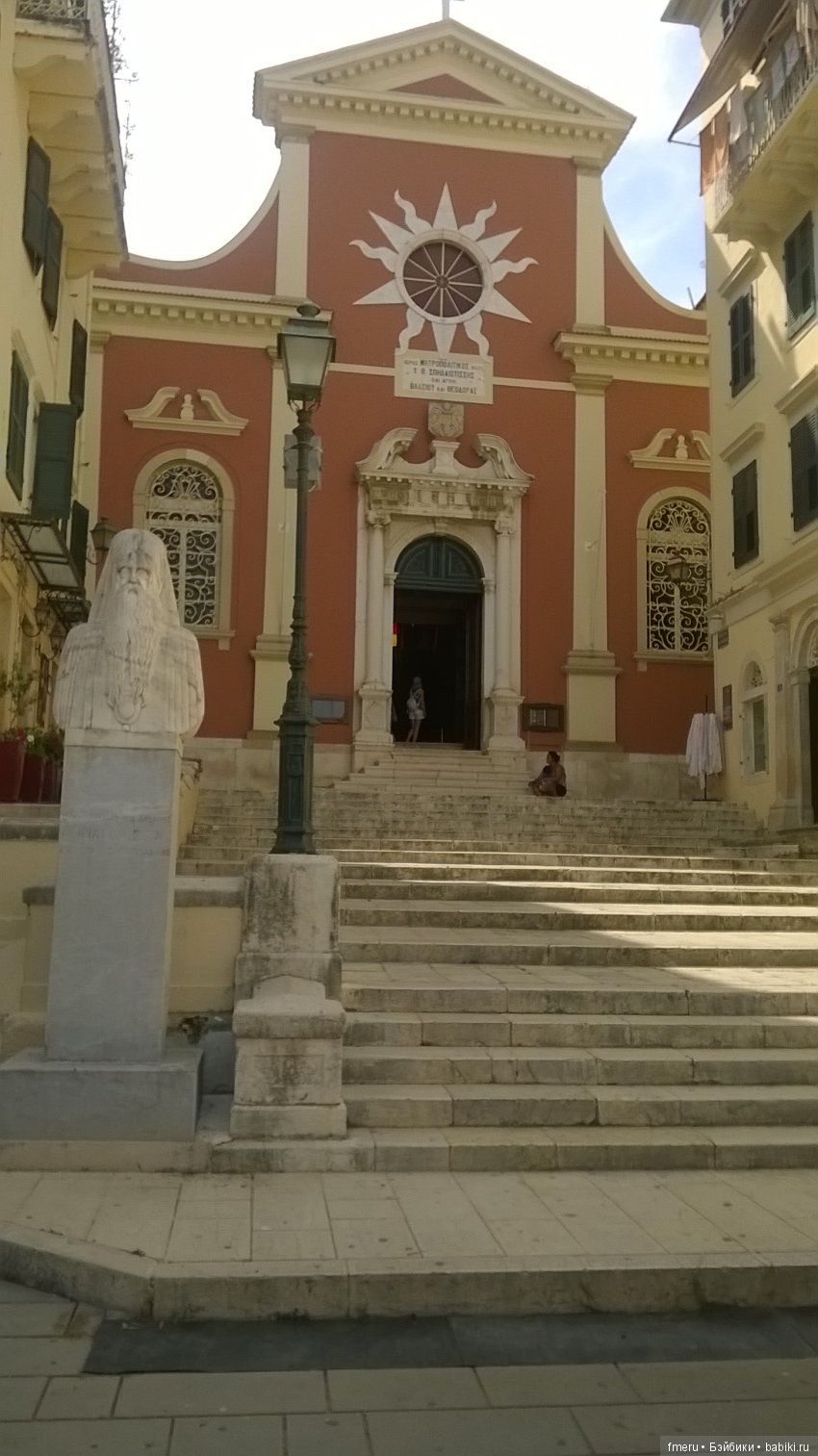 Посещение храма Панайя Спилиотисса («Богородицы в пещерах»), Святой Феодоры