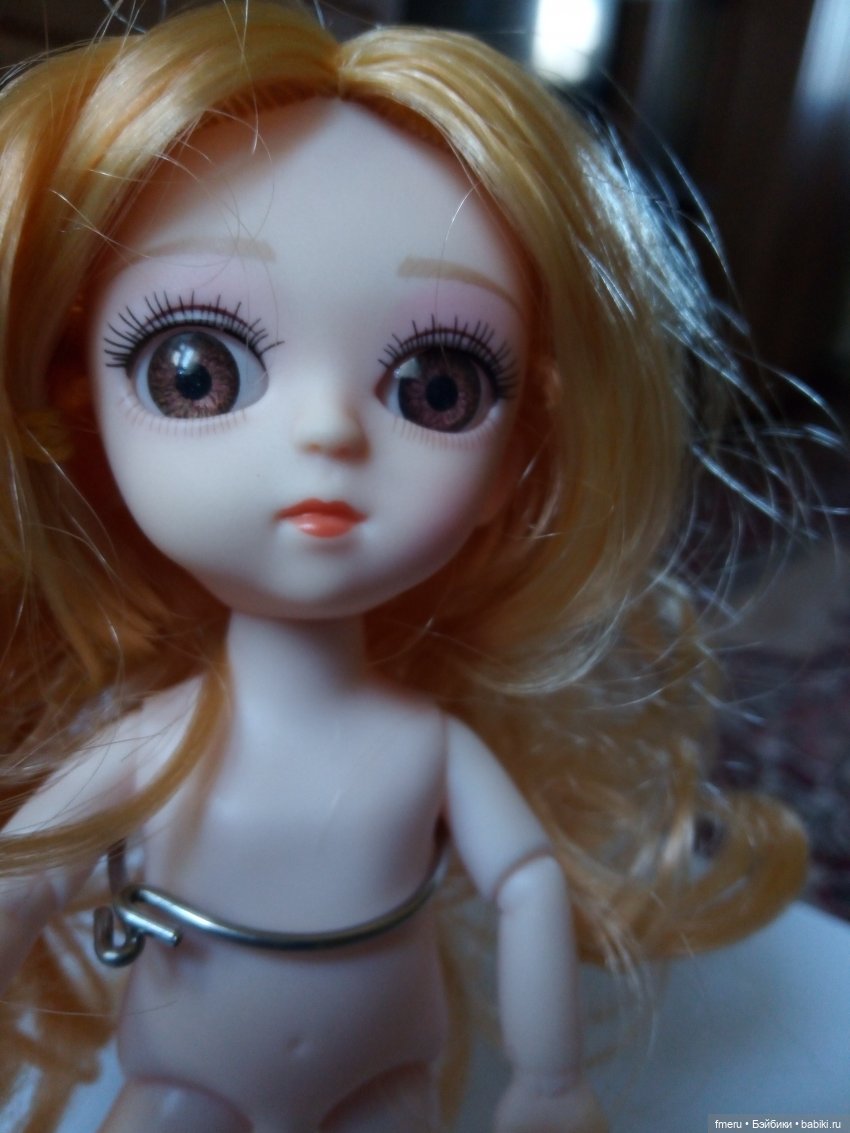 Хотела написать топик про платье, а получается про куклу