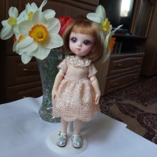 Хотела написать топик про платье, а получается про куклу