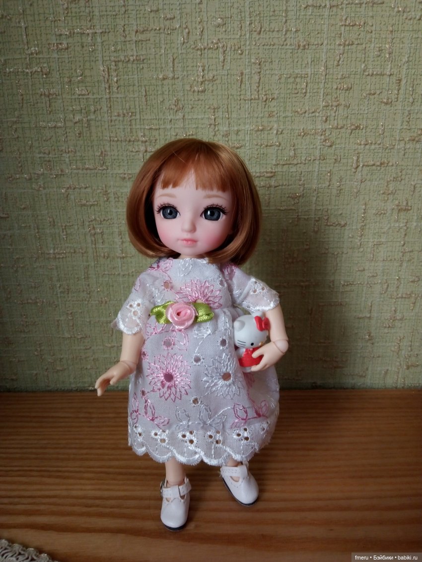 Кружевное платье для моей любимицы (фото 5)