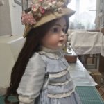 Парик фабричный из натуральных волос.