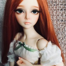 Кира в обновках