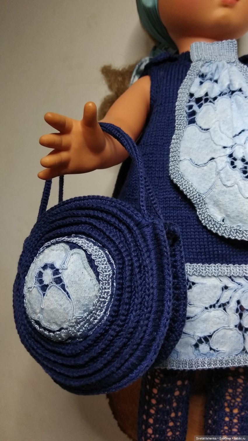 Платье с галстуком, сумочкой и беретиком | Бэйбики Платье с галстуком, сумочкой и беретиком (фото 2)