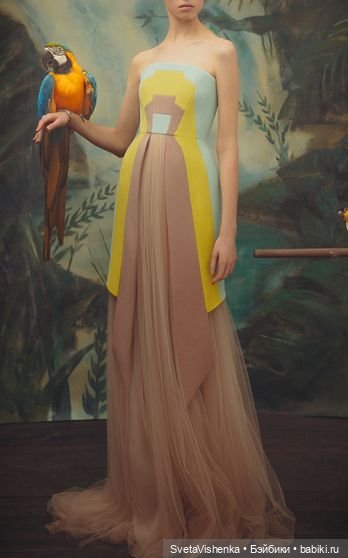 Вязаное платье для куклы в разных техниках - ТУН и спицы (фото 2)