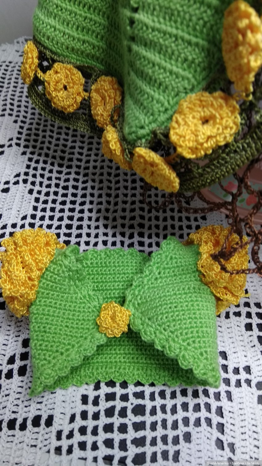 «Одуванчики в траве» - бальное платье с болеро, воротник – корона и сумочка для Барби (фото 6)