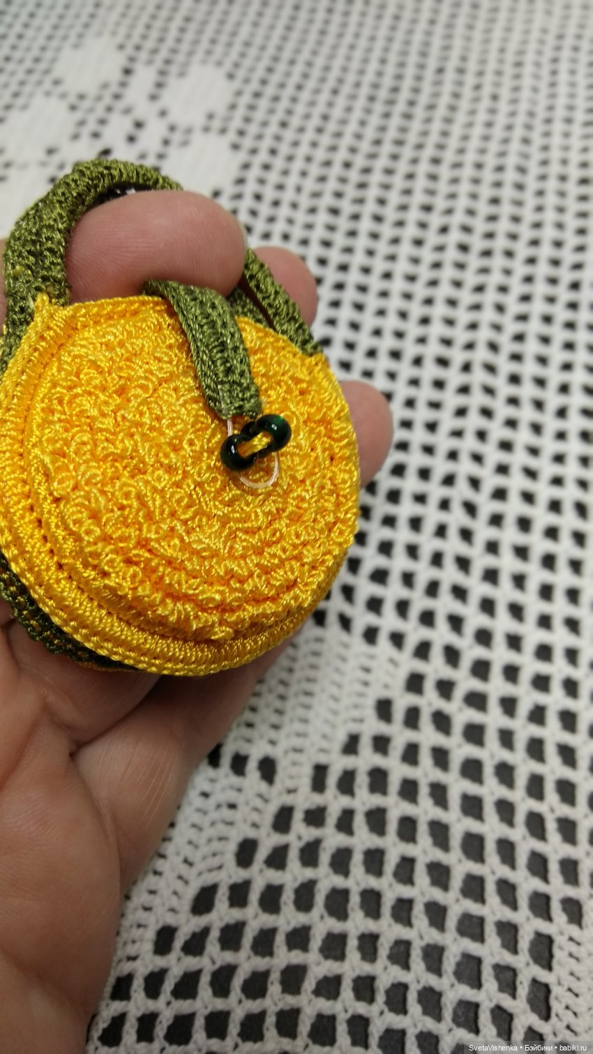 «Одуванчики в траве» - бальное платье с болеро, воротник – корона и сумочка для Барби (фото 4)