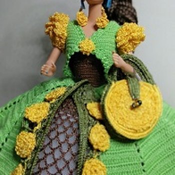 «Одуванчики в траве» - бальное платье с болеро, воротник – корона и сумочка для Барби.