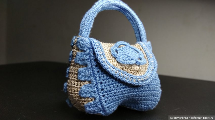 Подробный мастер-класс по вязанию сумочки «Морская» для Барби
