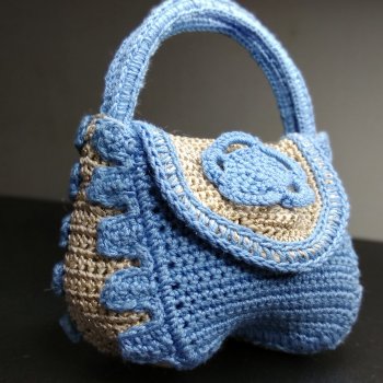 Подробный мастер-класс по вязанию сумочки «Морская» для Барби