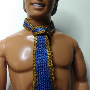 Небольшой полу-МК - вязаный галстук для Кена №2.