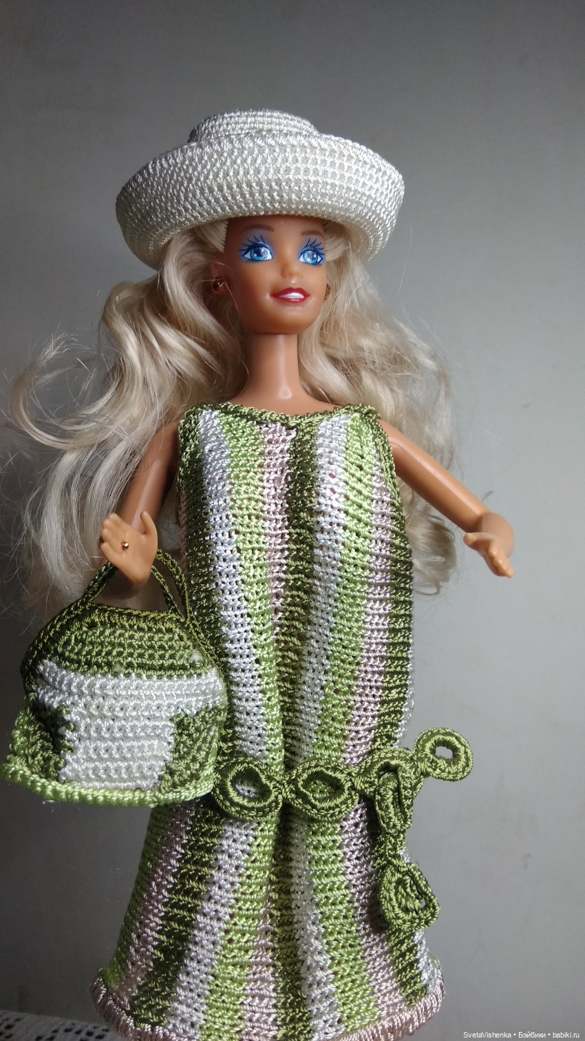Вязаное платье, сумочка и шляпка для Барби (фото 3)