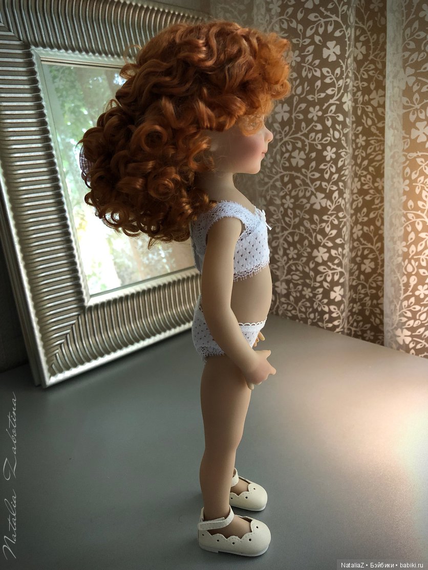 Новенькая, тоже маленькая и (а как иначе?) опять рыженькая