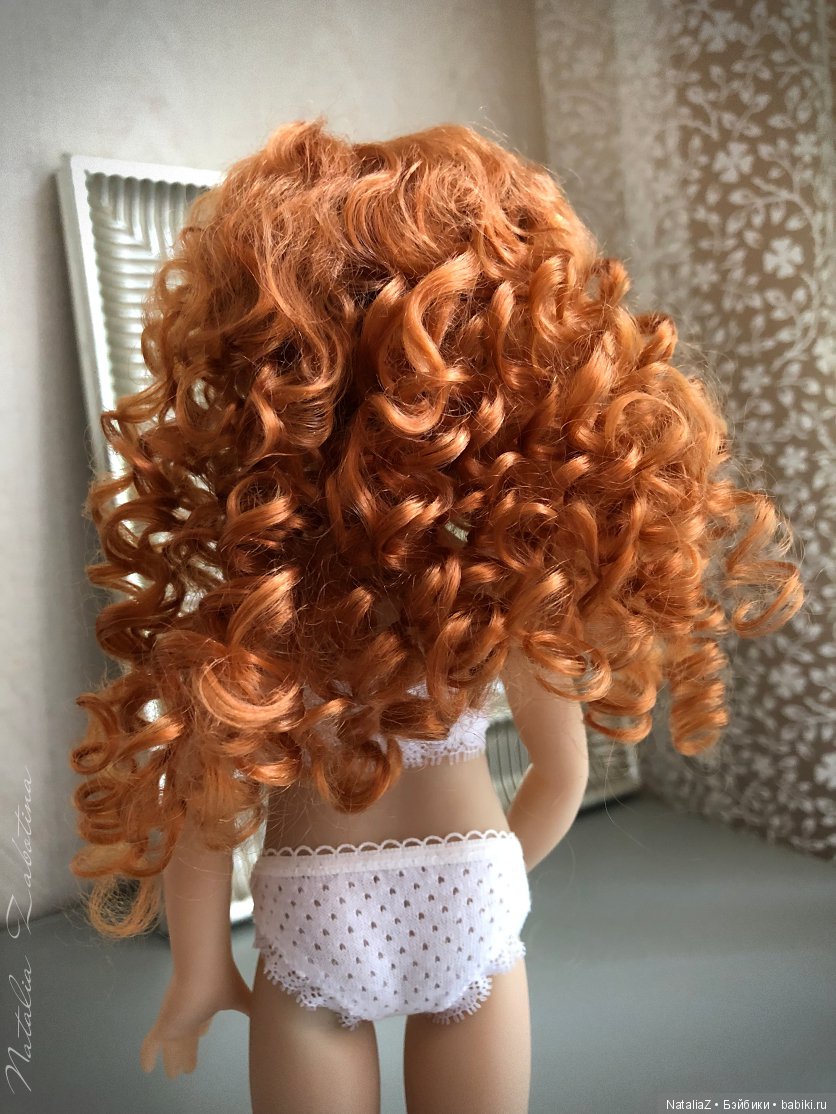 Новенькая, тоже маленькая и (а как иначе?) опять рыженькая