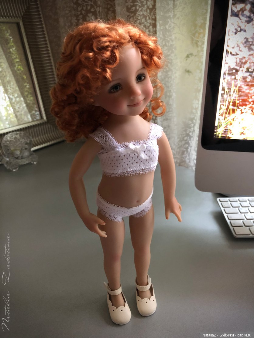 Новенькая, тоже маленькая и (а как иначе?) опять рыженькая