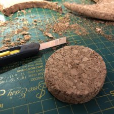 Пейт из пробки под парик