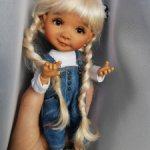 Kyrra Meadow dolls tan