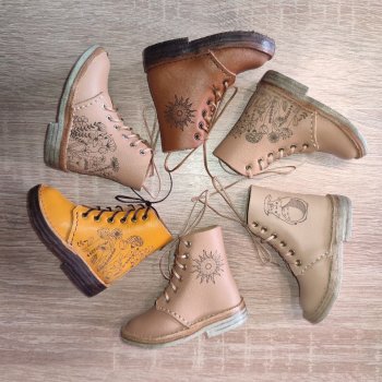 гравировка на обуви для кукол