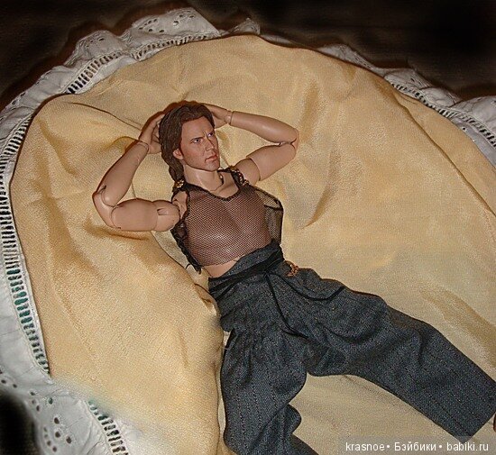 От тапочек до восточного наряда... Одевание базового экшена от Hot Toys (фото 2)