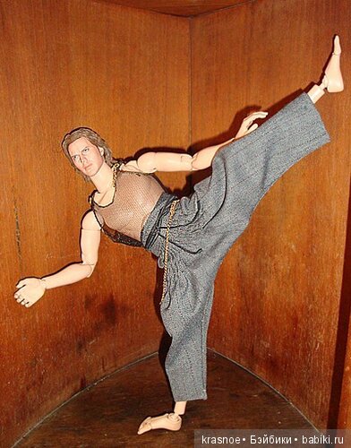 От тапочек до восточного наряда... Одевание базового экшена от Hot Toys