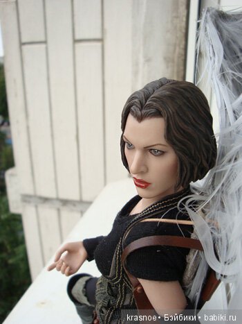 Крылья для ангела. Alice - Resident Evil: Afterlife movie. 1/6 от Hot Toys