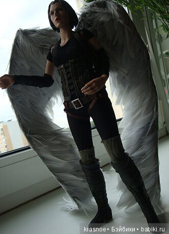 Крылья для ангела. Alice - Resident Evil: Afterlife movie. 1/6 от Hot Toys (фото 9)