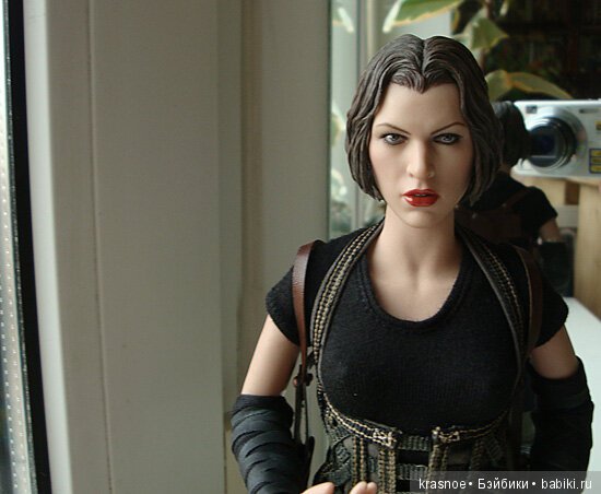 Крылья для ангела. Alice - Resident Evil: Afterlife movie. 1/6 от Hot Toys