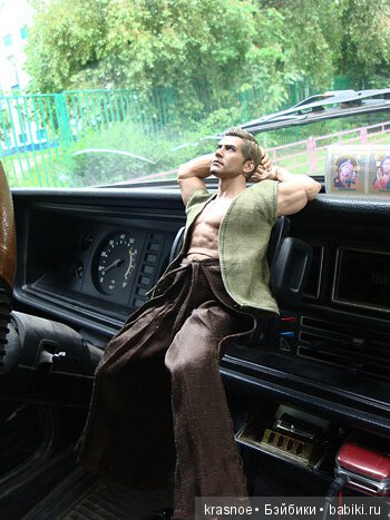 Базовый экшен от Hot Toys