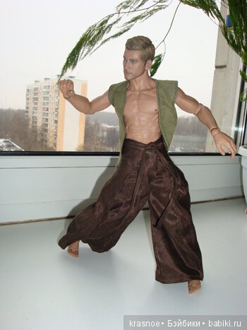 Базовый экшен от Hot Toys