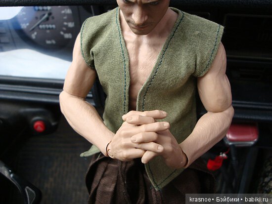 Базовый экшен от Hot Toys