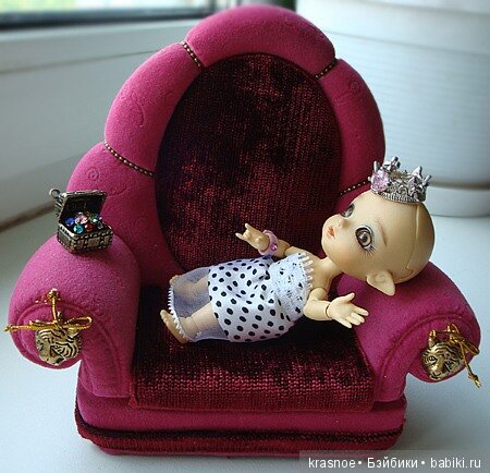 Какой из кресла-кольцедержателя получился трон (фото 4)