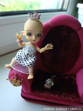 Какой из кресла-кольцедержателя получился трон (фото 3)