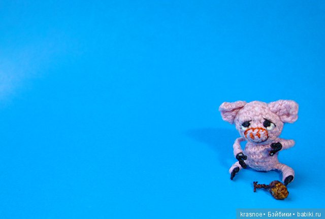 Микро. Осенний Хрюшик. Связано мною