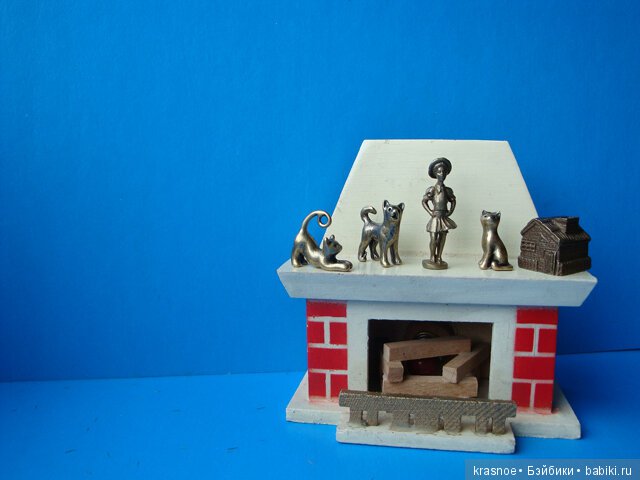 Во что мы с куклами играем? Во все! Брелочки с ювелирной выставки