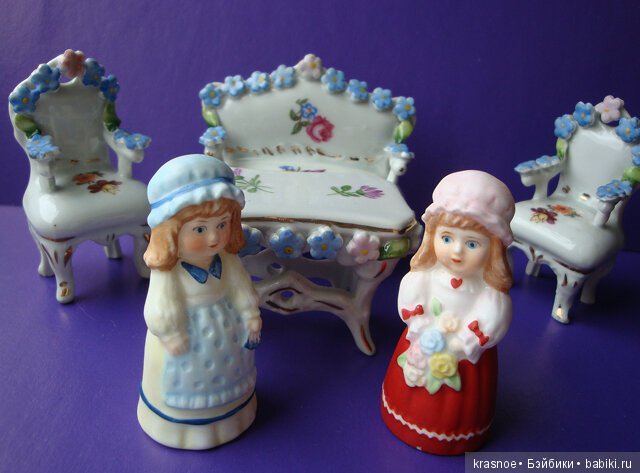 Во что мы с куклами играем? Во все! Фарфор: мебель, коллекционные наперстки, детская солонка (фото 3)