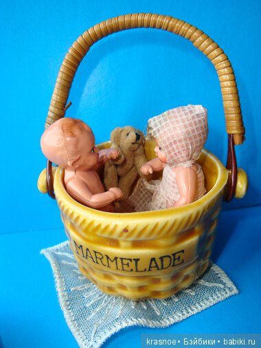 Во что мы с куклами играем? Во все! В винтажную посуду тоже (фото 3)