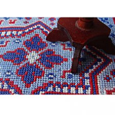 Коврик с антикварным рисунком крестом