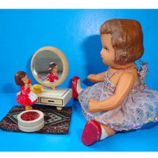 Во что мы с куклами играем? Во все! Японская деревянная миниатюра