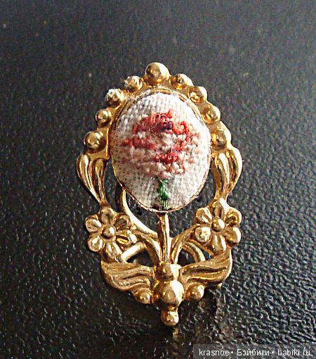 Микро. Вышивка в "рамочках" из сережек (фото 4)