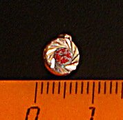 Микро. Вышивка в "рамочках" из сережек (фото 2)