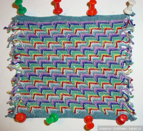 Вязаная миниатюра (уменьшенная копия пледа "Слезы апачей" автора SARAH LONDON) в формате 1х12 (фото 4)