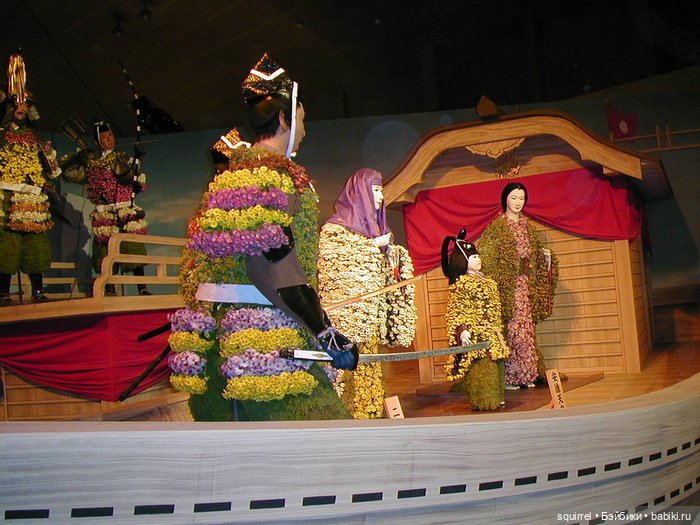 Японские куклы из хризантем (фото 7)