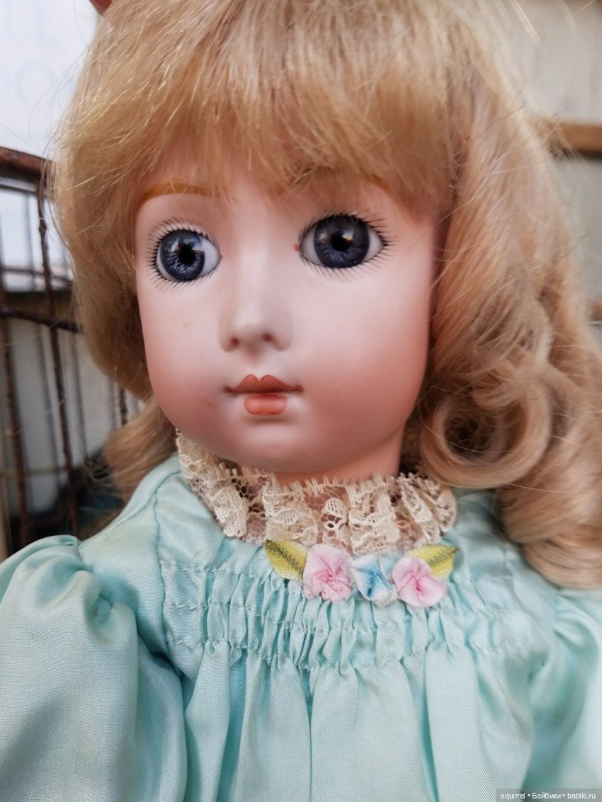 Реплики антикварных Жюмо Трист (печальная, длиннолицая)