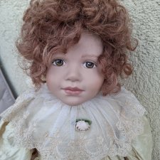 Bernadette ( Бернадет), коллекционная виниловая кукла