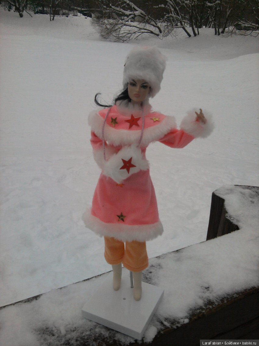 Зимняя прогулка в яблоневом саду с любимыми куклами (фото 2)