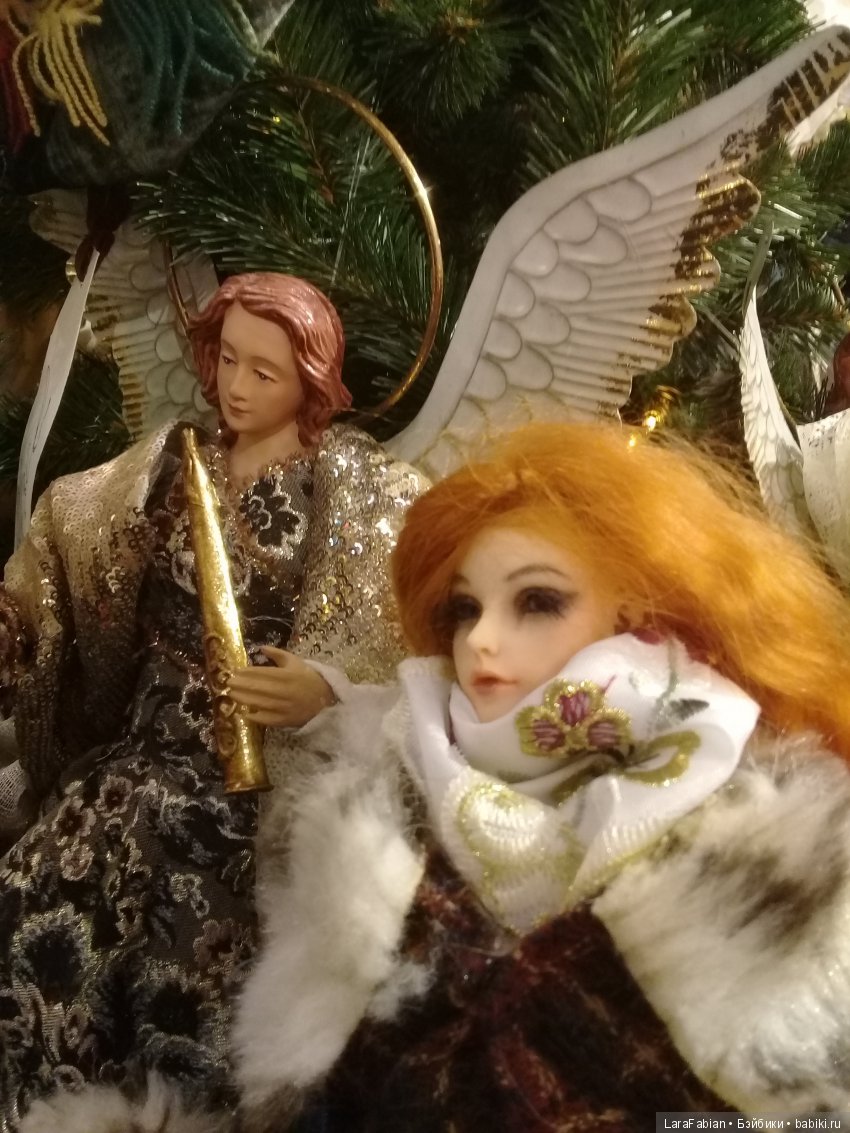 Аделина в ГУМе или куклы тоже любят ёлки (фото 2)