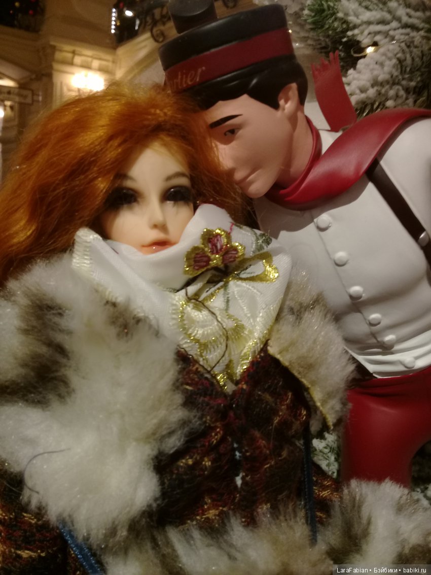 Аделина в ГУМе или куклы тоже любят ёлки (фото 6)
