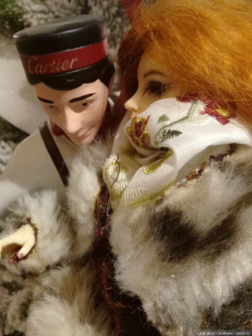 Аделина в ГУМе или куклы тоже любят ёлки (фото 5)