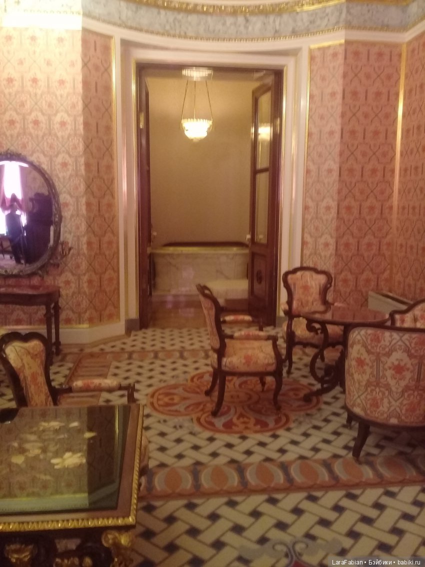 Шотландская гостья изучает столицу часть 4